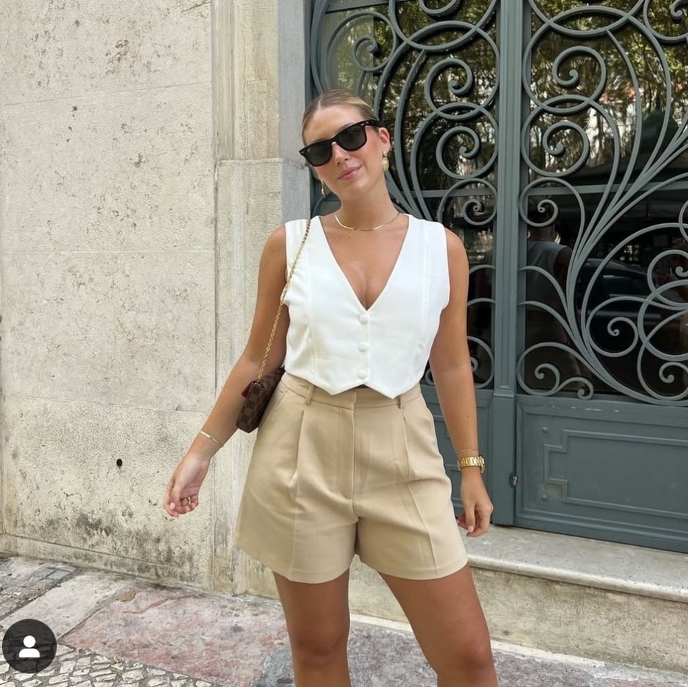 ZARA Pleated shorts - Picture 2 of 4